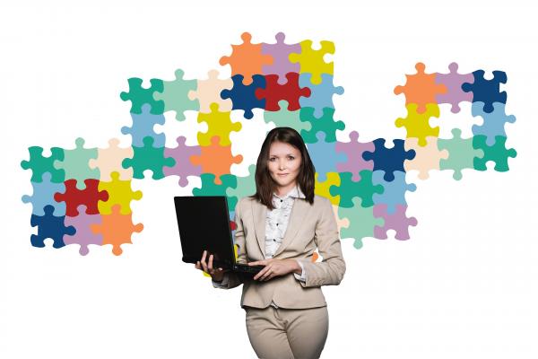 businesswoman 2822600 1920